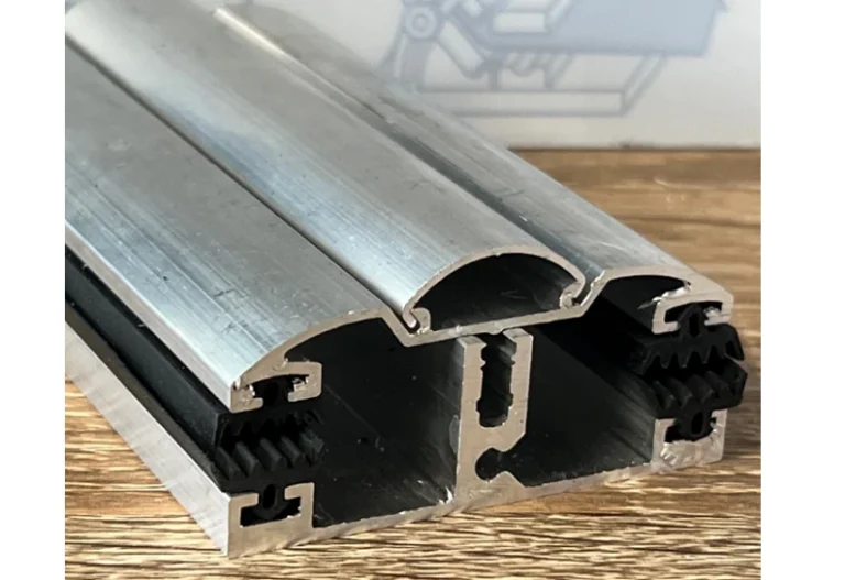 Alu-Universalprofil mit Dichtung 60 mm in Aluminiumoptik