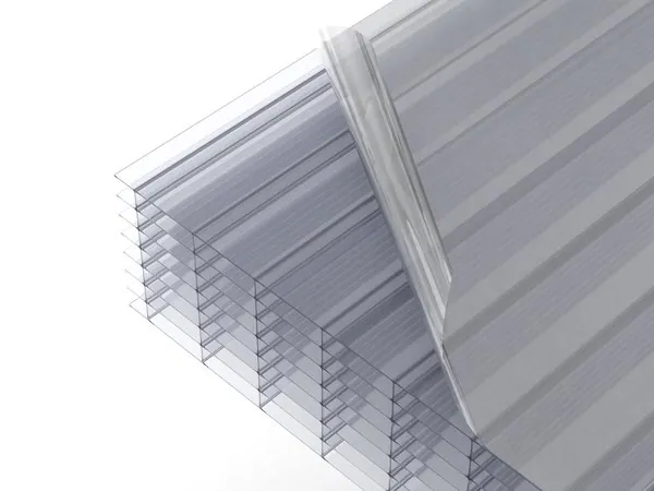 Detailansicht einer Doppelstegplatte 32 mm klar – 7-Kammer-Aufbau für hohe Dämmleistung